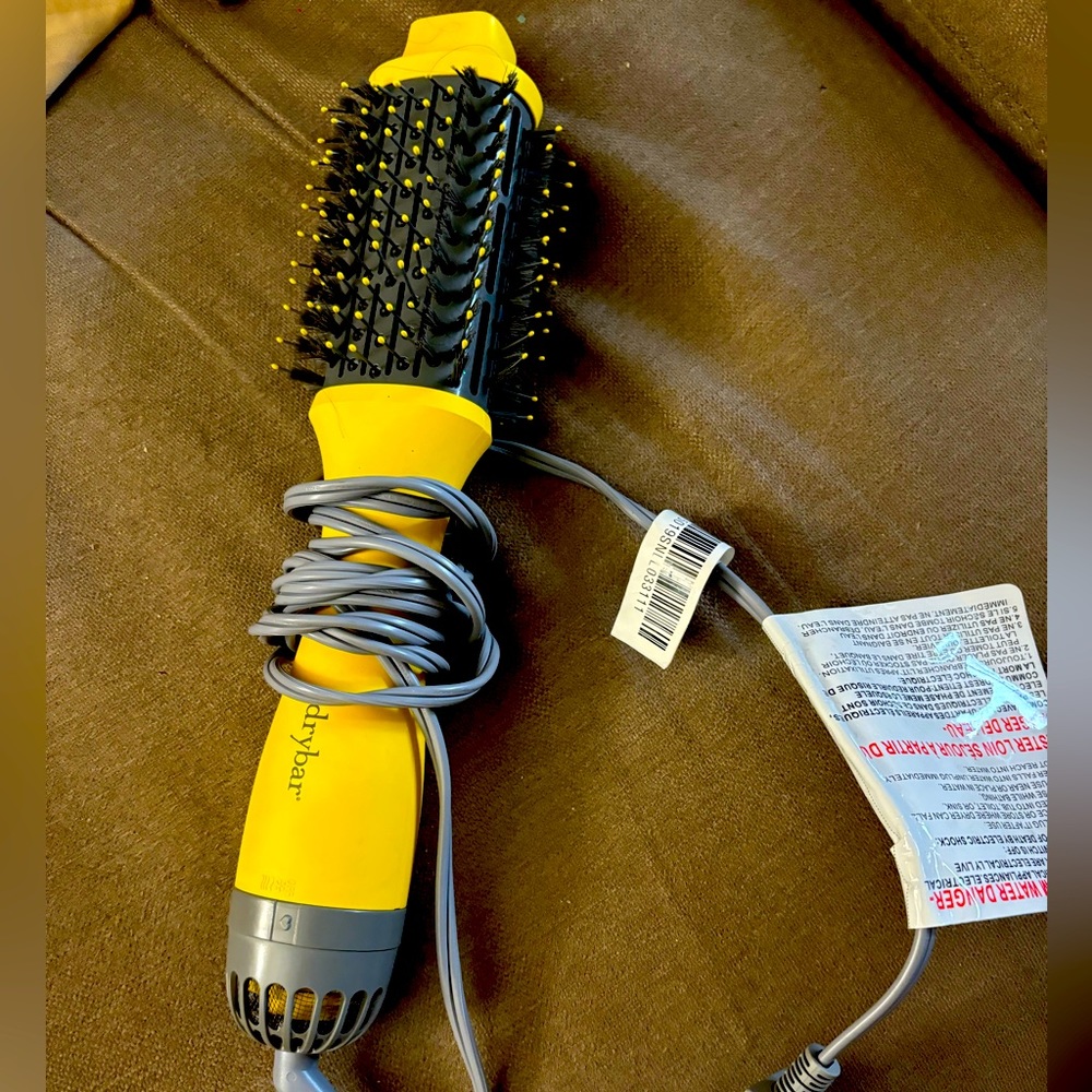 Drybar double shot hairdryer brush.